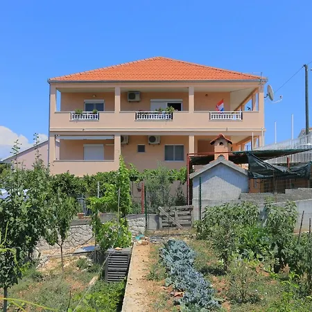 With A Parking Space Okrug Donji, Ciovo - 18796 Apartman *